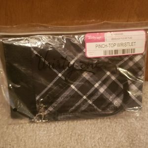 Thirty-one gifts pinch top wristlet